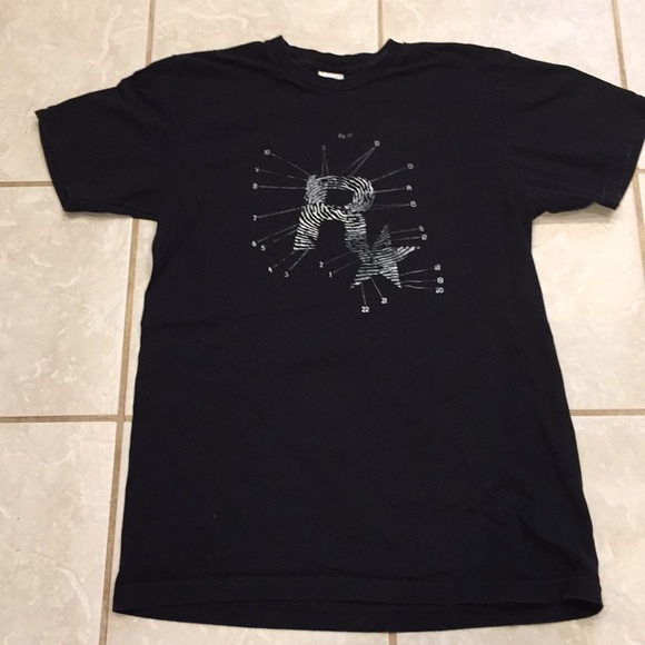R t-shirt size L - Picture 2 of 7